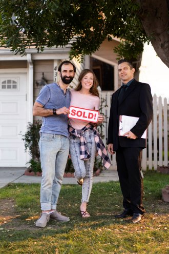 What Does It Mean to Sell Your House for Cash? (And Is It a Good Idea?)