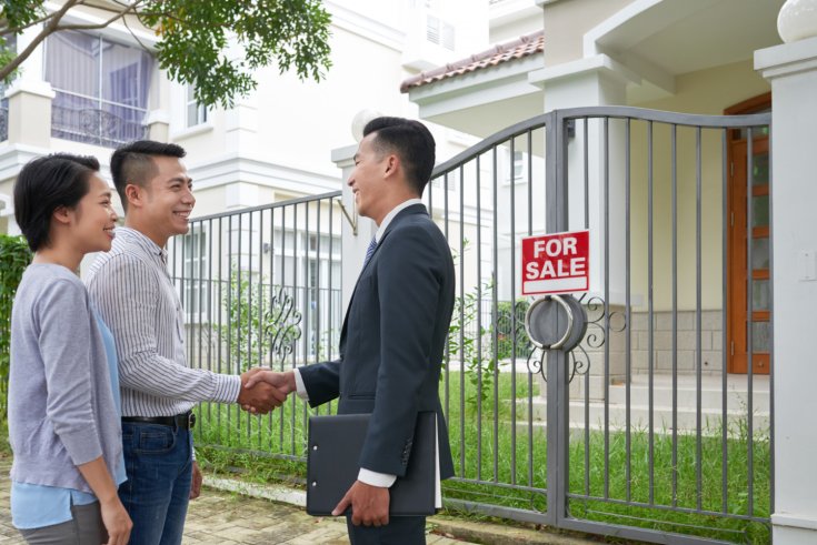Traditional Sale vs. Cash House Buyers: Which Is Right for You?